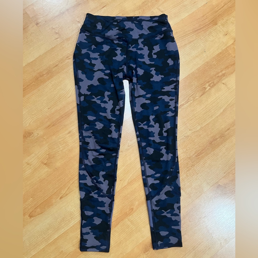 All in Motion Camouflage Leggings. Very good condition. Fits women’s small too.